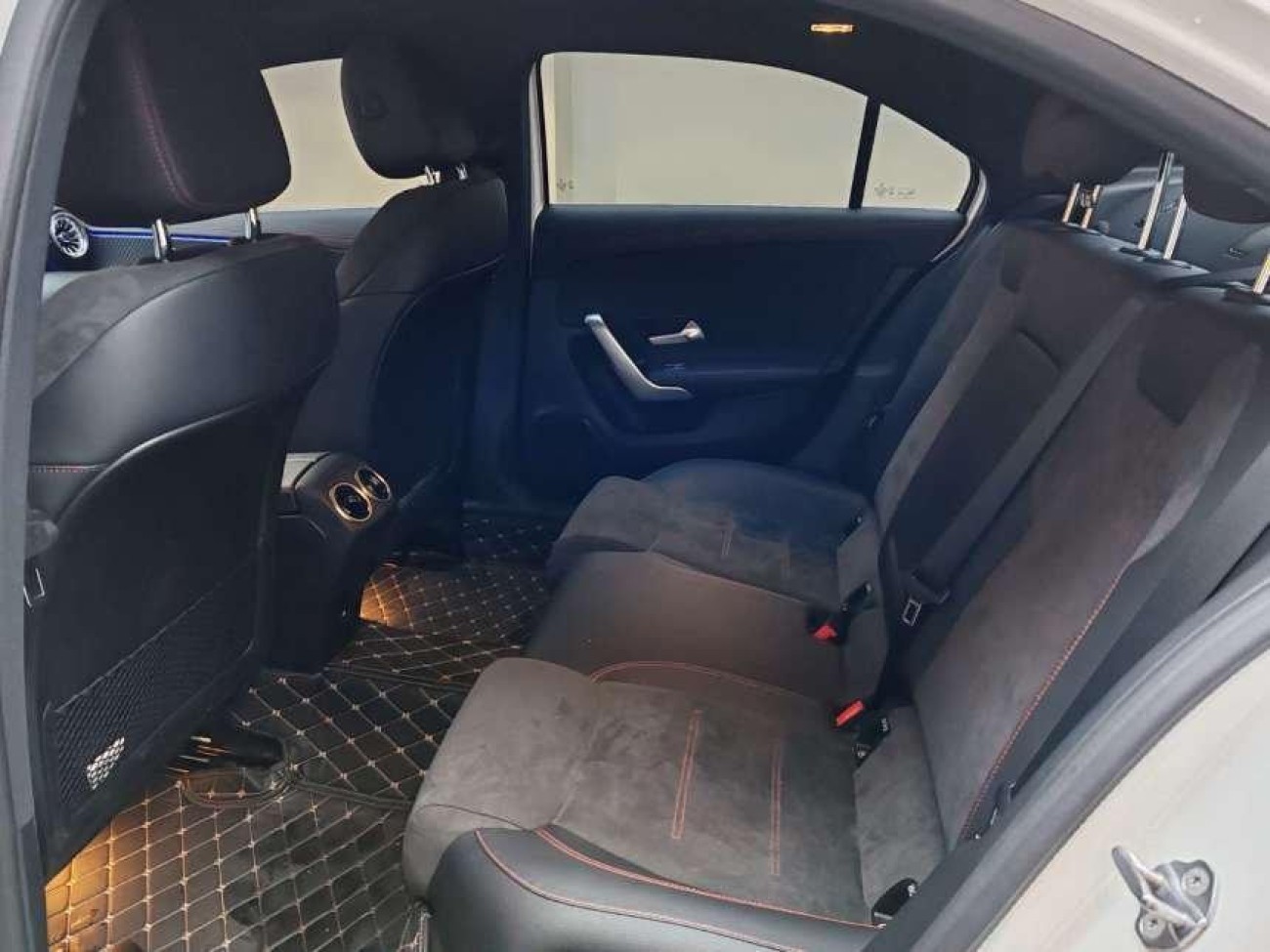 Mercedes-Benz A 200 L 2023