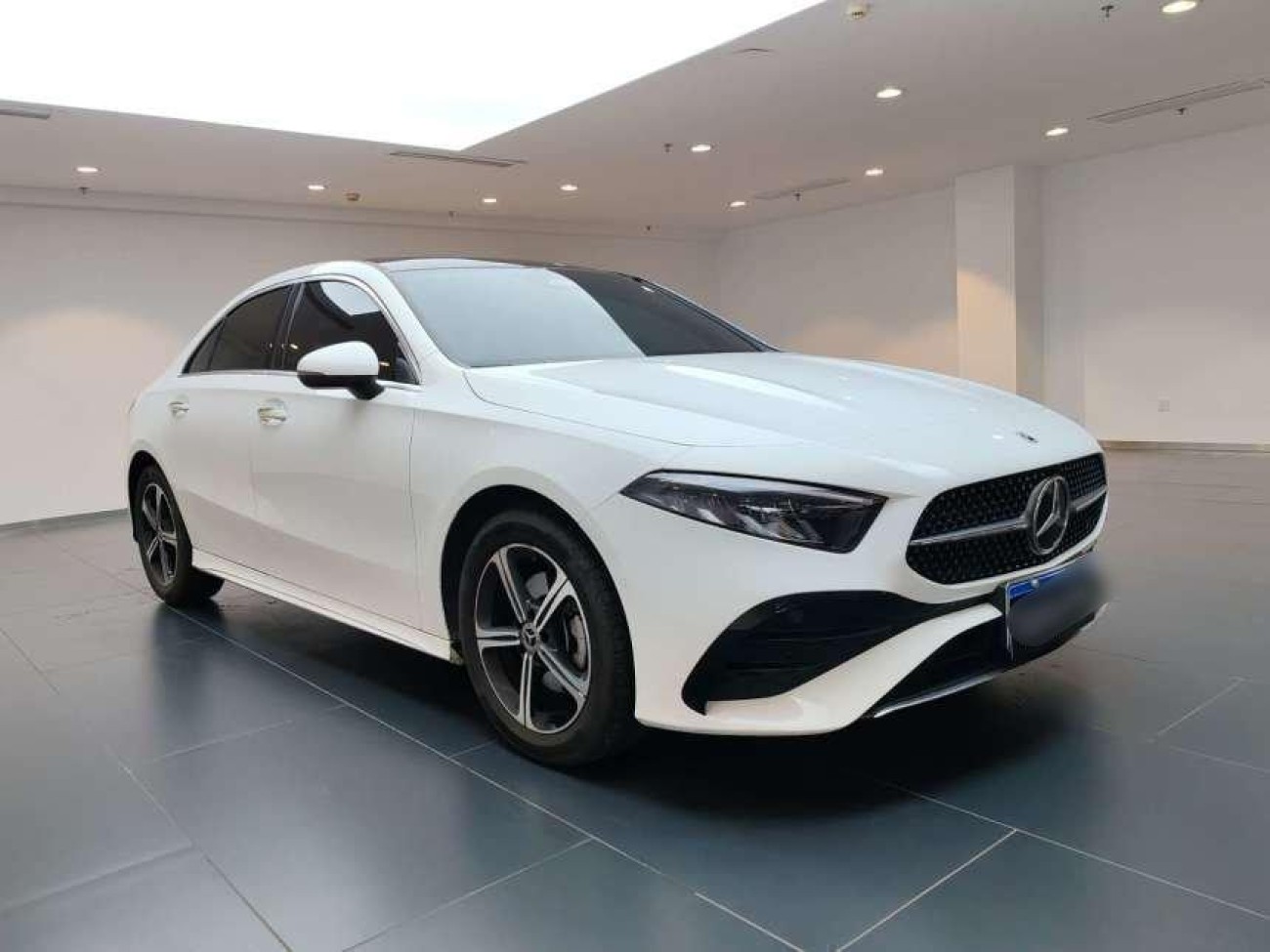 Mercedes-Benz A 200 L 2023