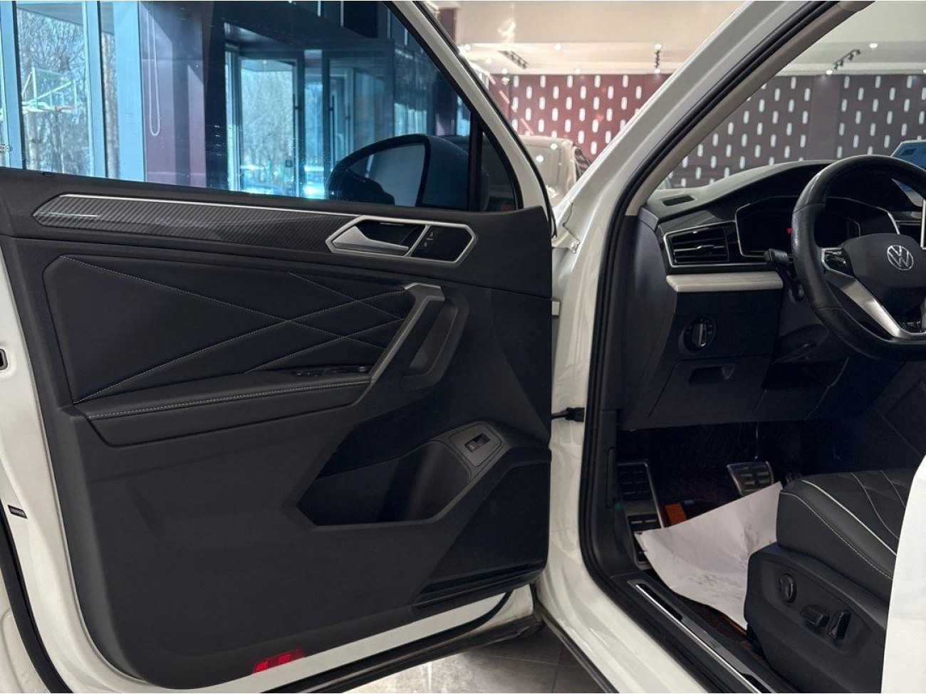 Volkswagen Tiguan L 2024