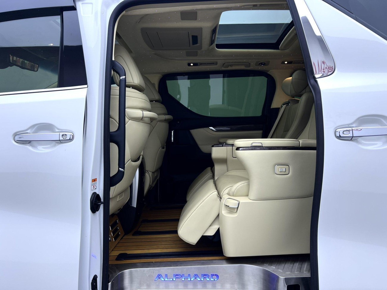 Toyota Alphard 2023