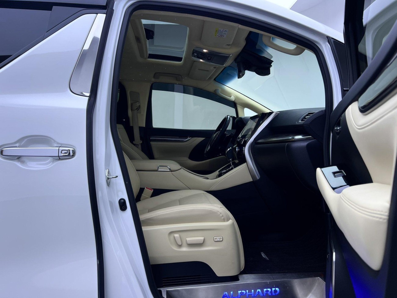 Toyota Alphard 2023