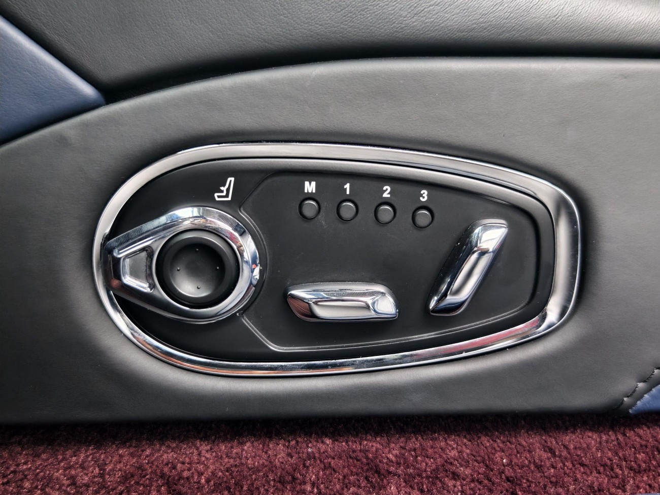 Aston Martin DB11 2017