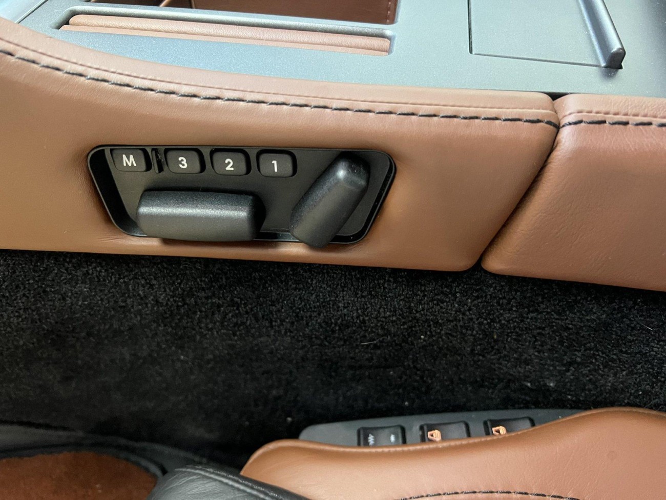 Aston Martin Vantage 2012