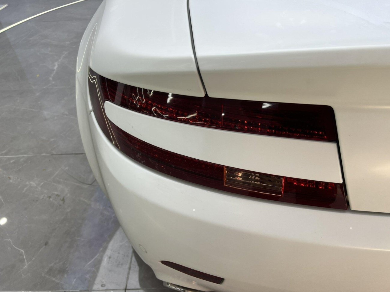 Aston Martin Vantage 2012