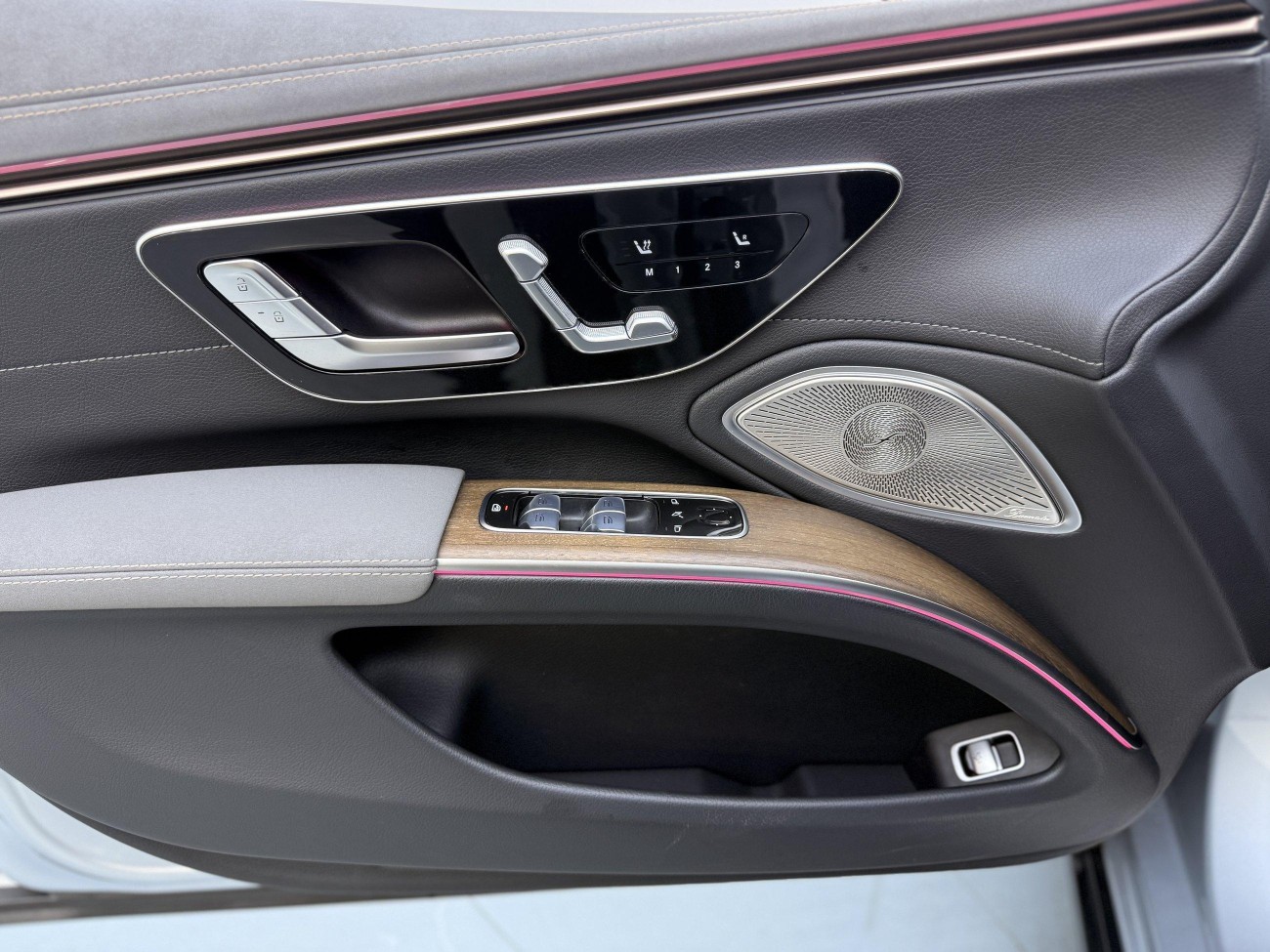 Mercedes-Benz EQS 2024