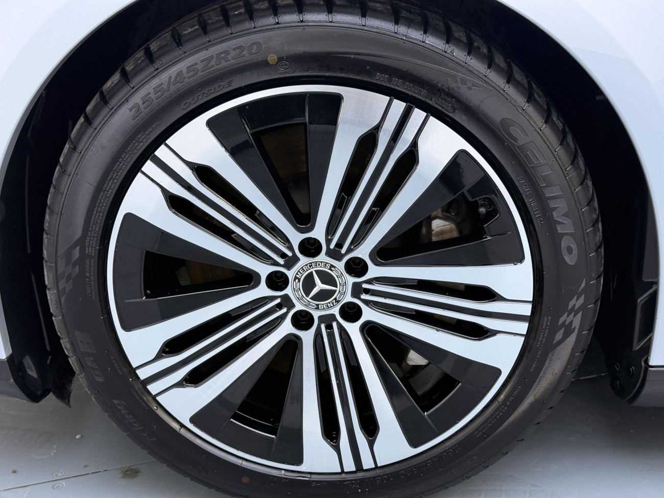 Mercedes-Benz EQS 2024