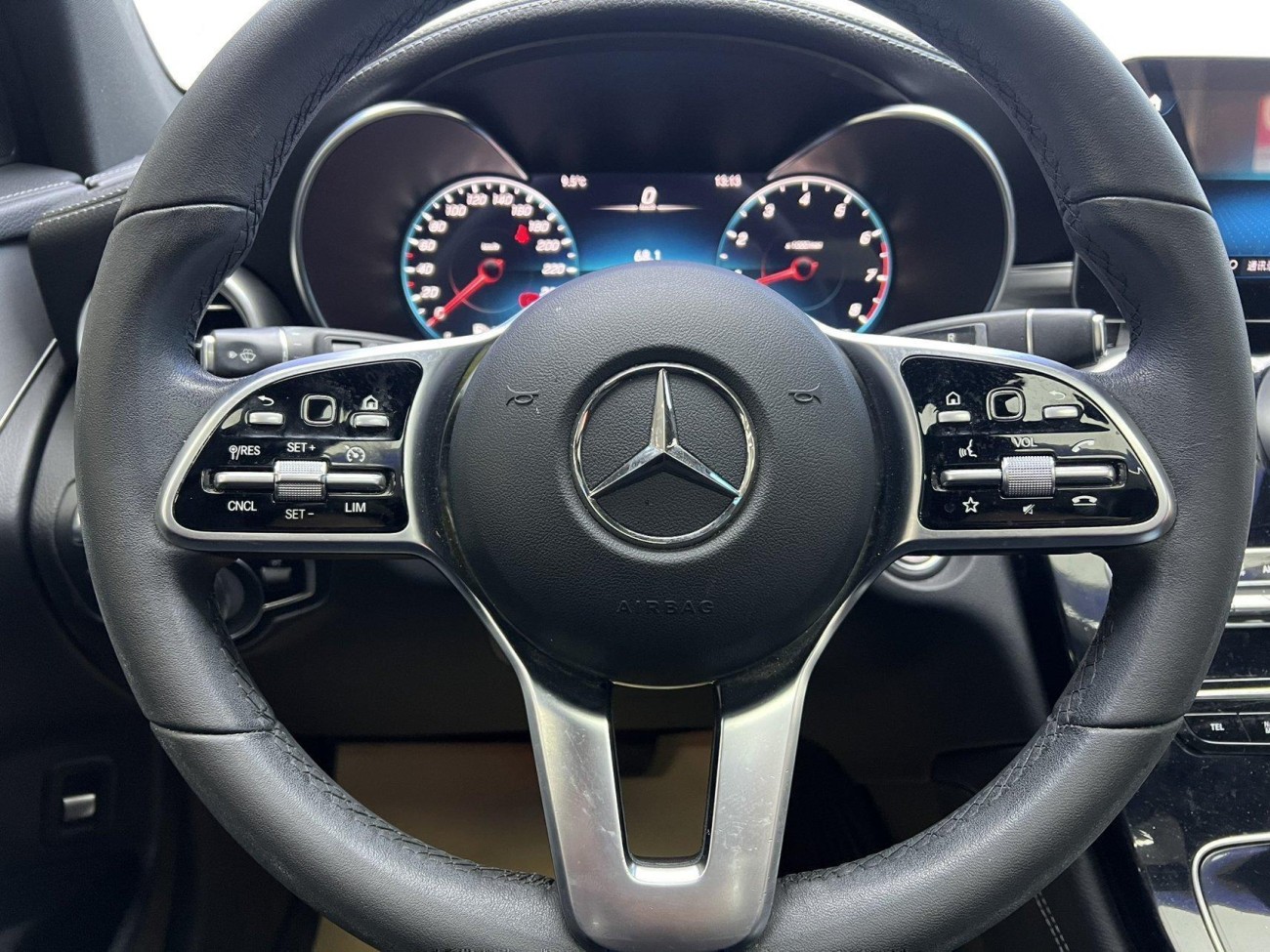 Mercedes-Benz GLC 260 L 2021