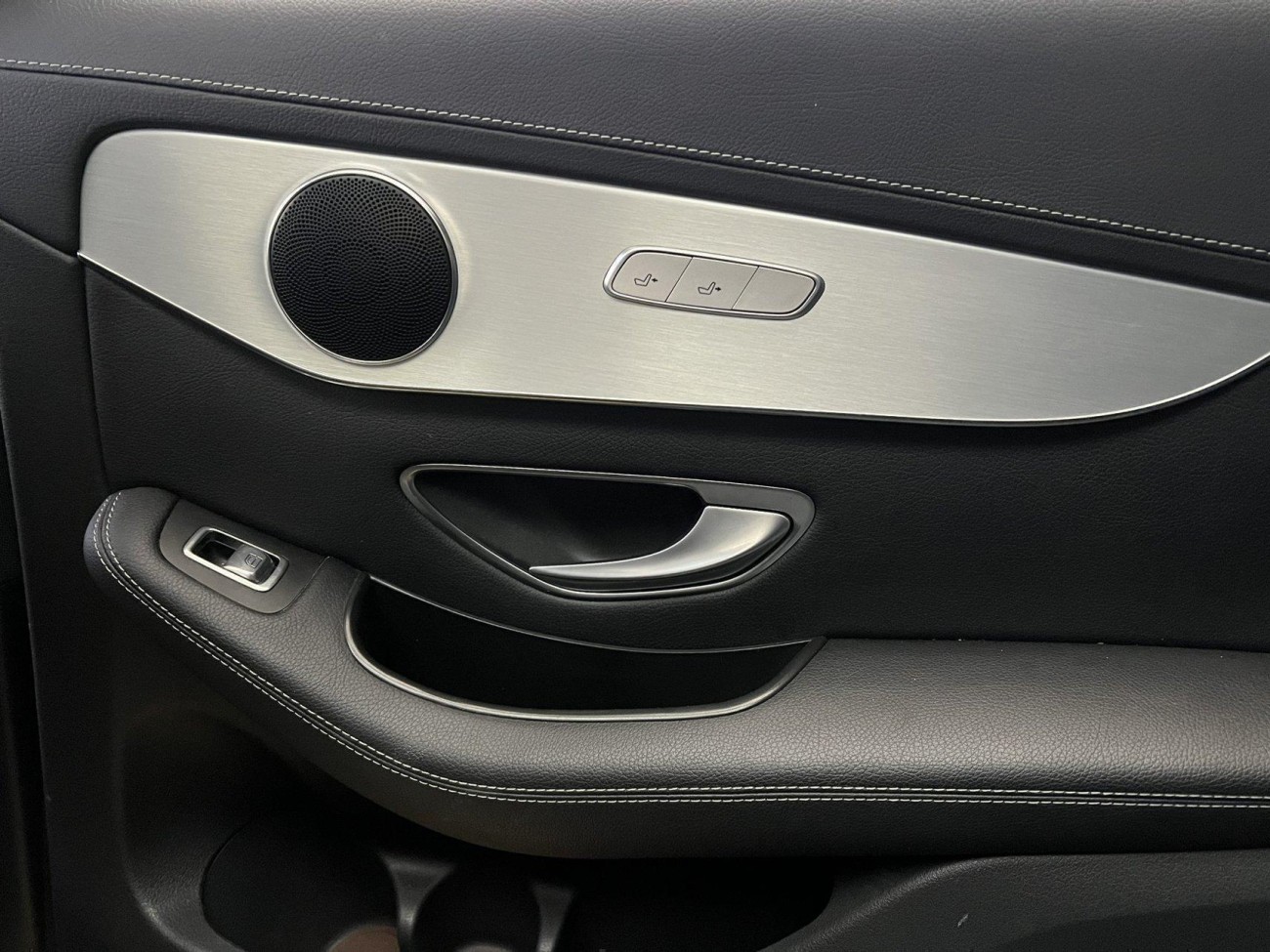 Mercedes-Benz GLC 260 L 2021