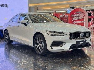 Volvo S60 2025