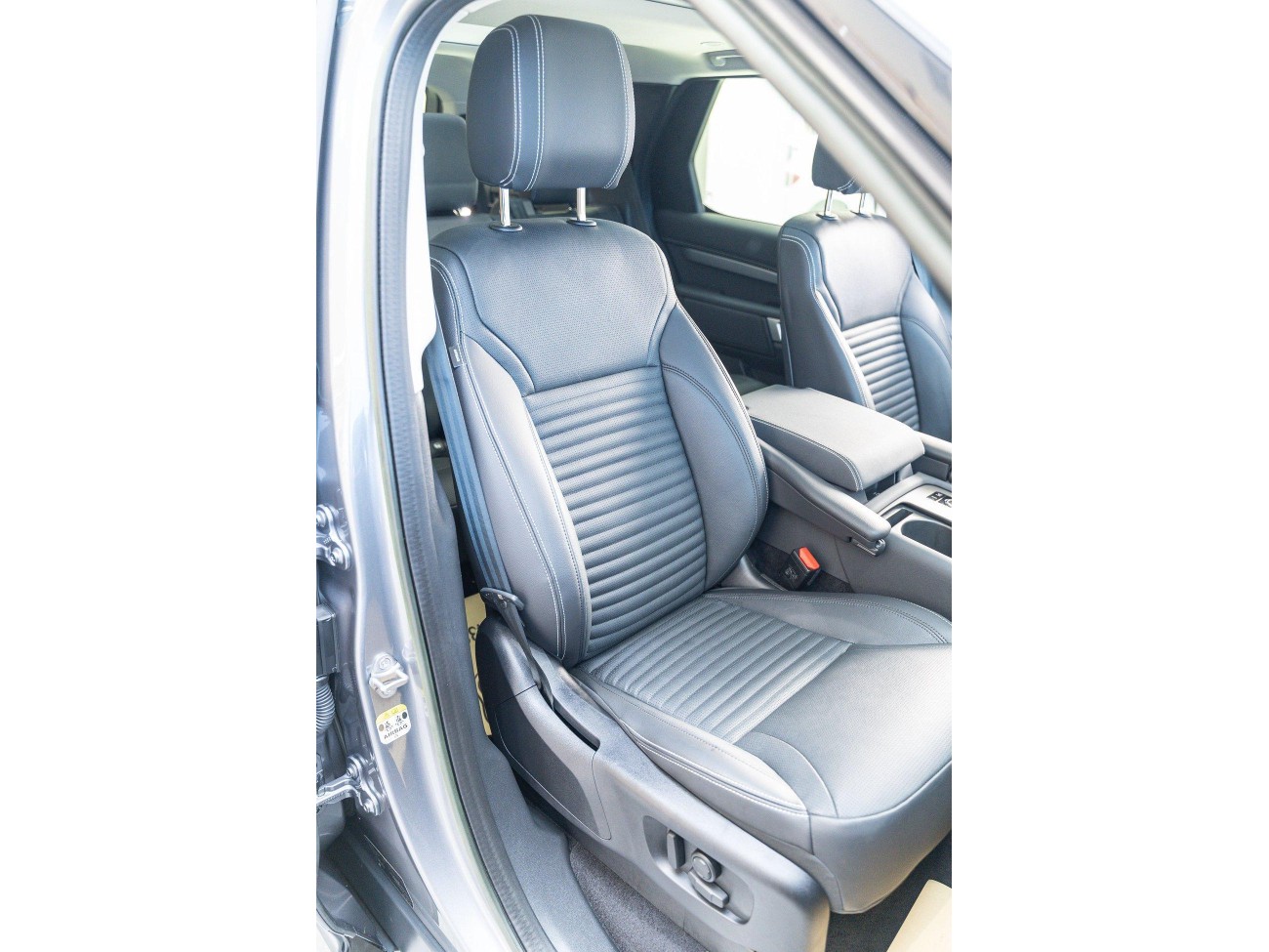 Land Rover Discovery 2023