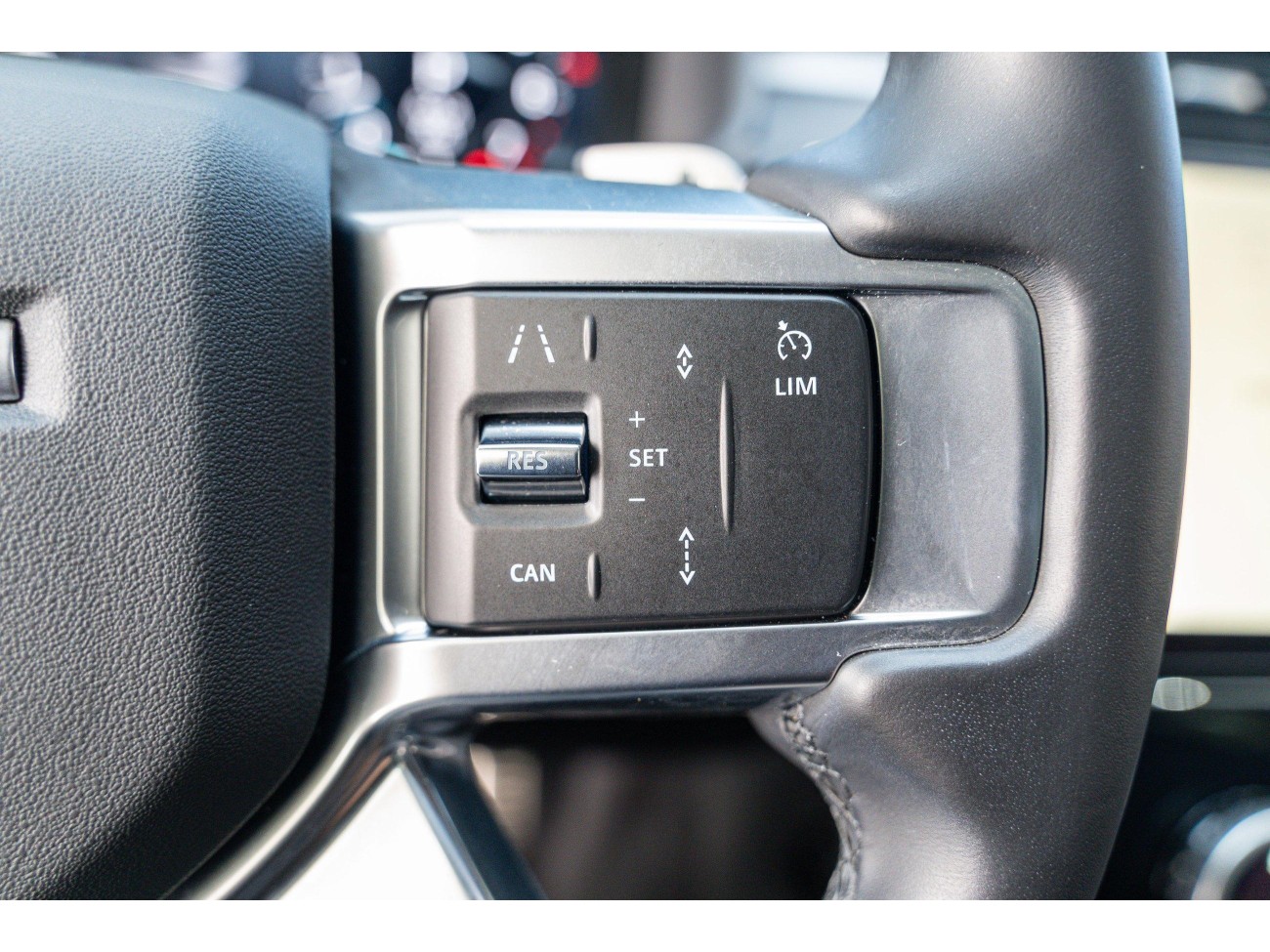 Land Rover Discovery 2023