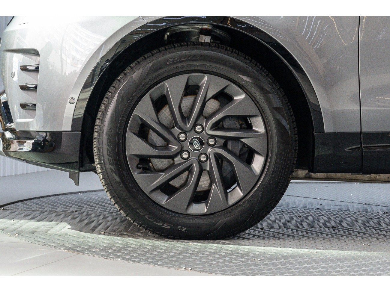 Land Rover Discovery 2023