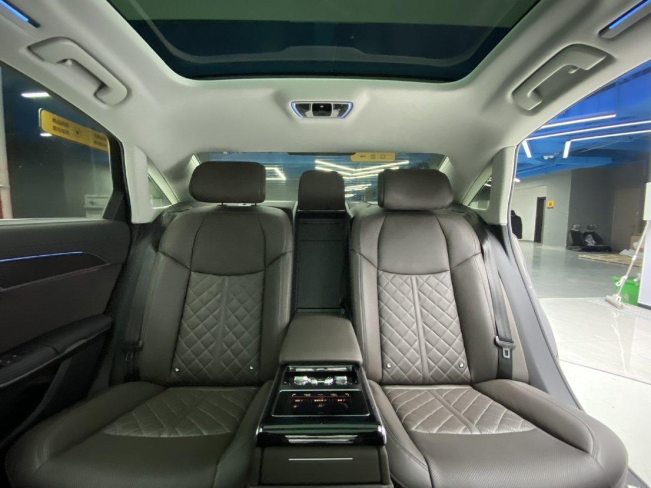 Audi A8L 50 TFSI 2023