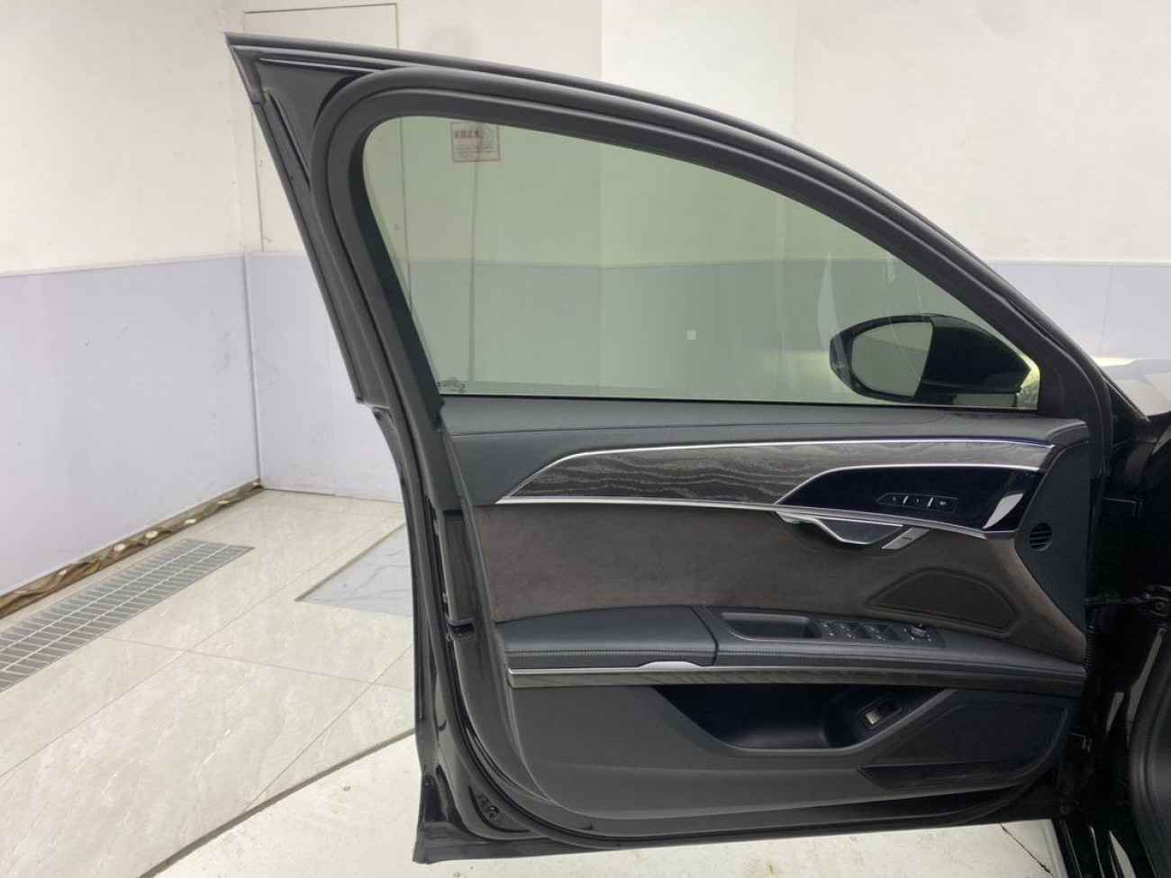 Audi A8L 50 TFSI 2023