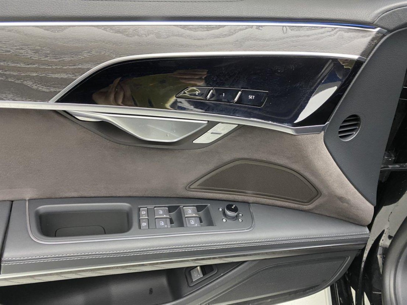 Audi A8L 50 TFSI 2023