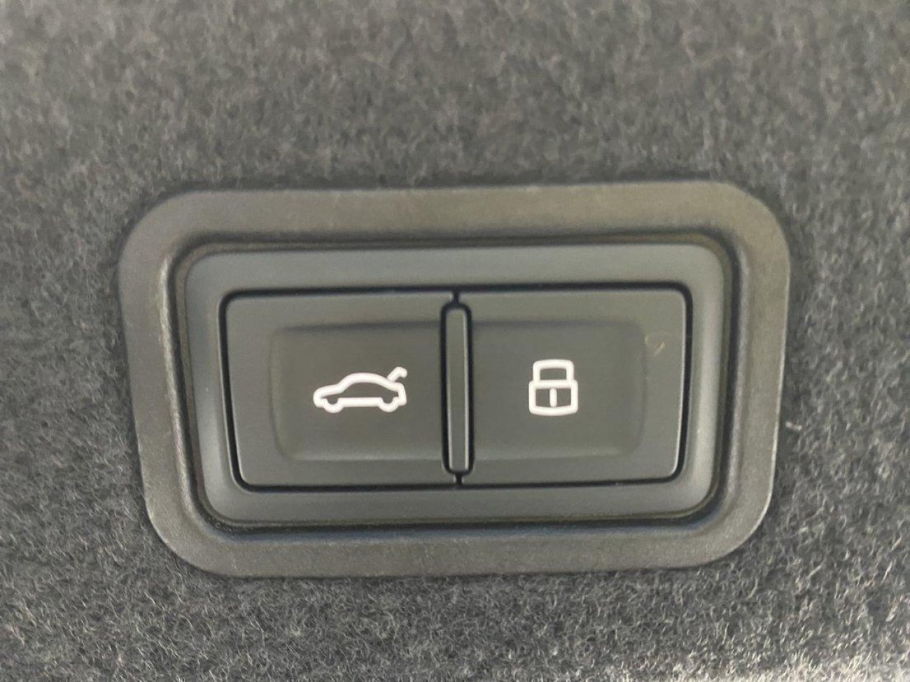 Audi A8L 50 TFSI 2023