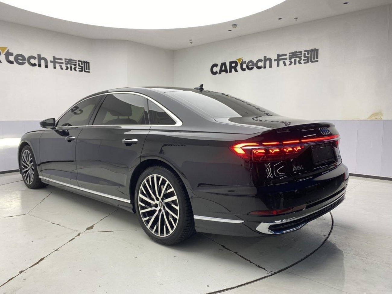 Audi A8L 50 TFSI 2023
