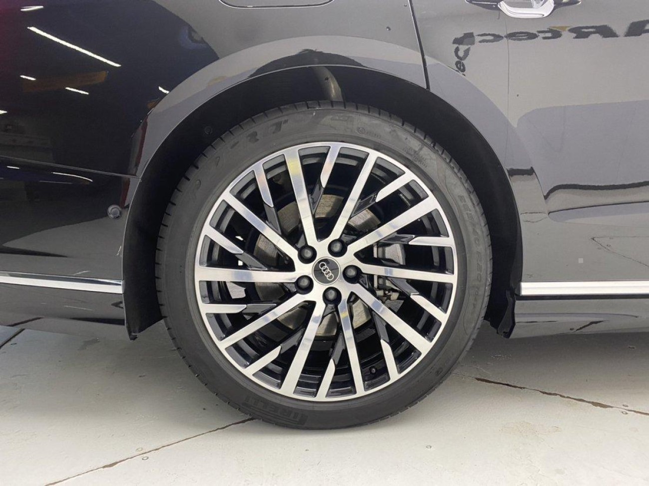 Audi A8L 50 TFSI 2023