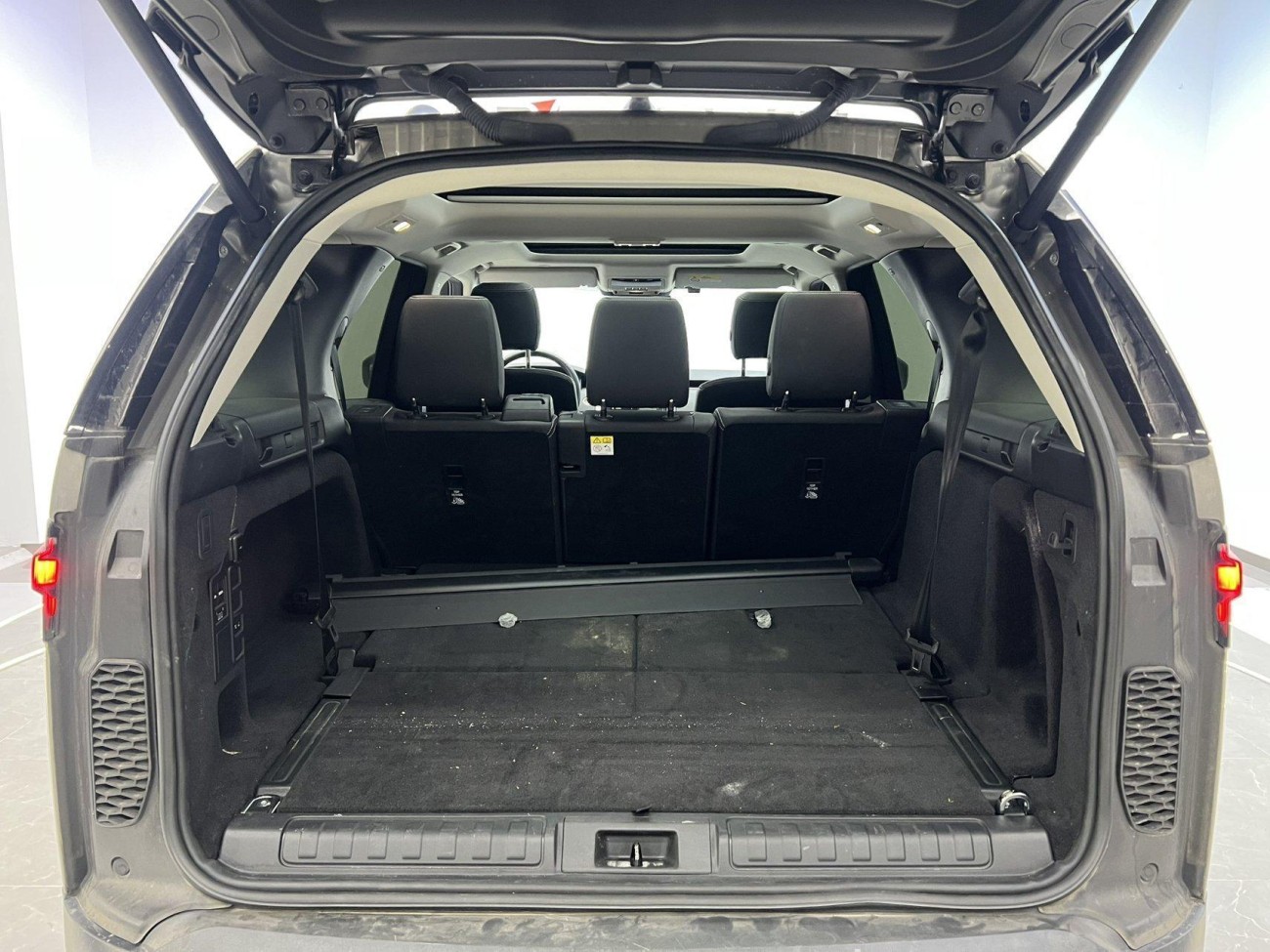 Land Rover Discovery 2024