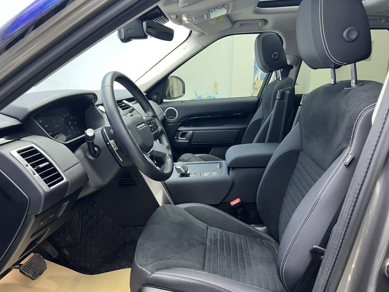 Land Rover Discovery 2024