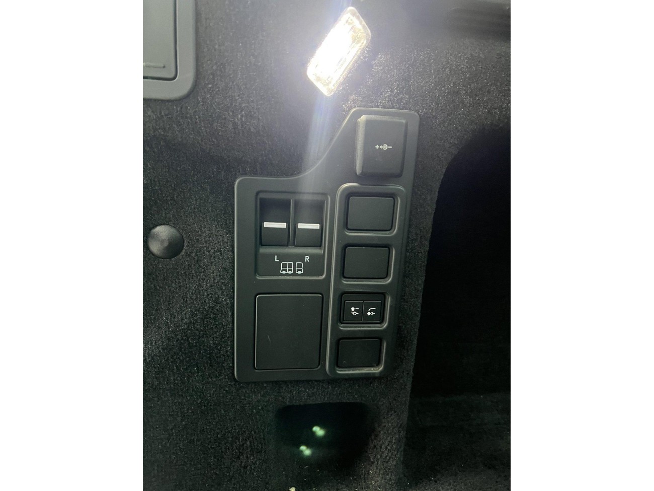 Land Rover Discovery 2024