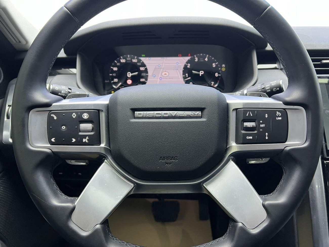 Land Rover Discovery 2024