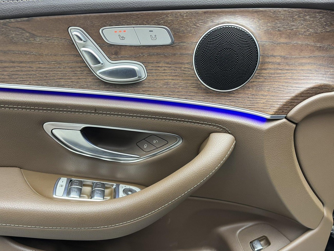 Mercedes-Benz E 300 L 2022