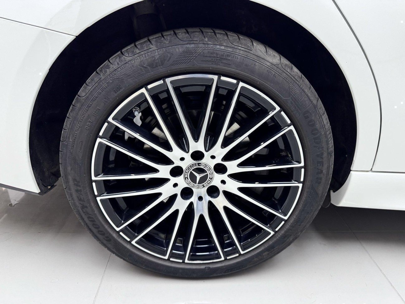 Mercedes-Benz C 260 L 2024