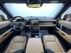 Land Rover Defender 2024