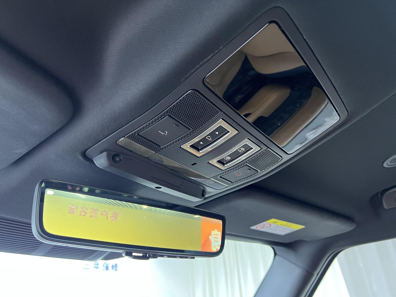 Land Rover Defender 2024