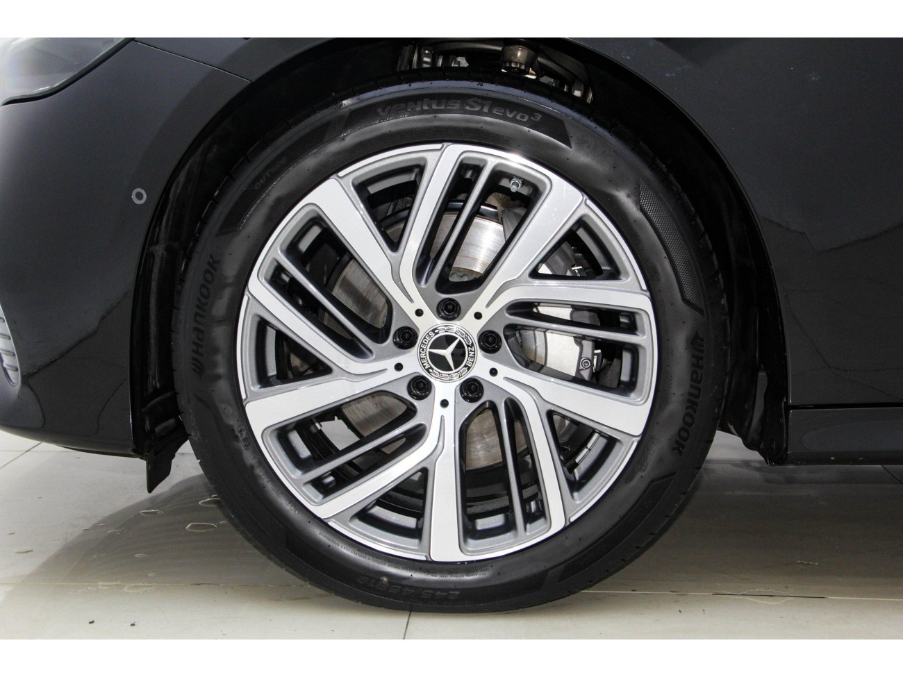 Mercedes-Benz E 300 L 2025