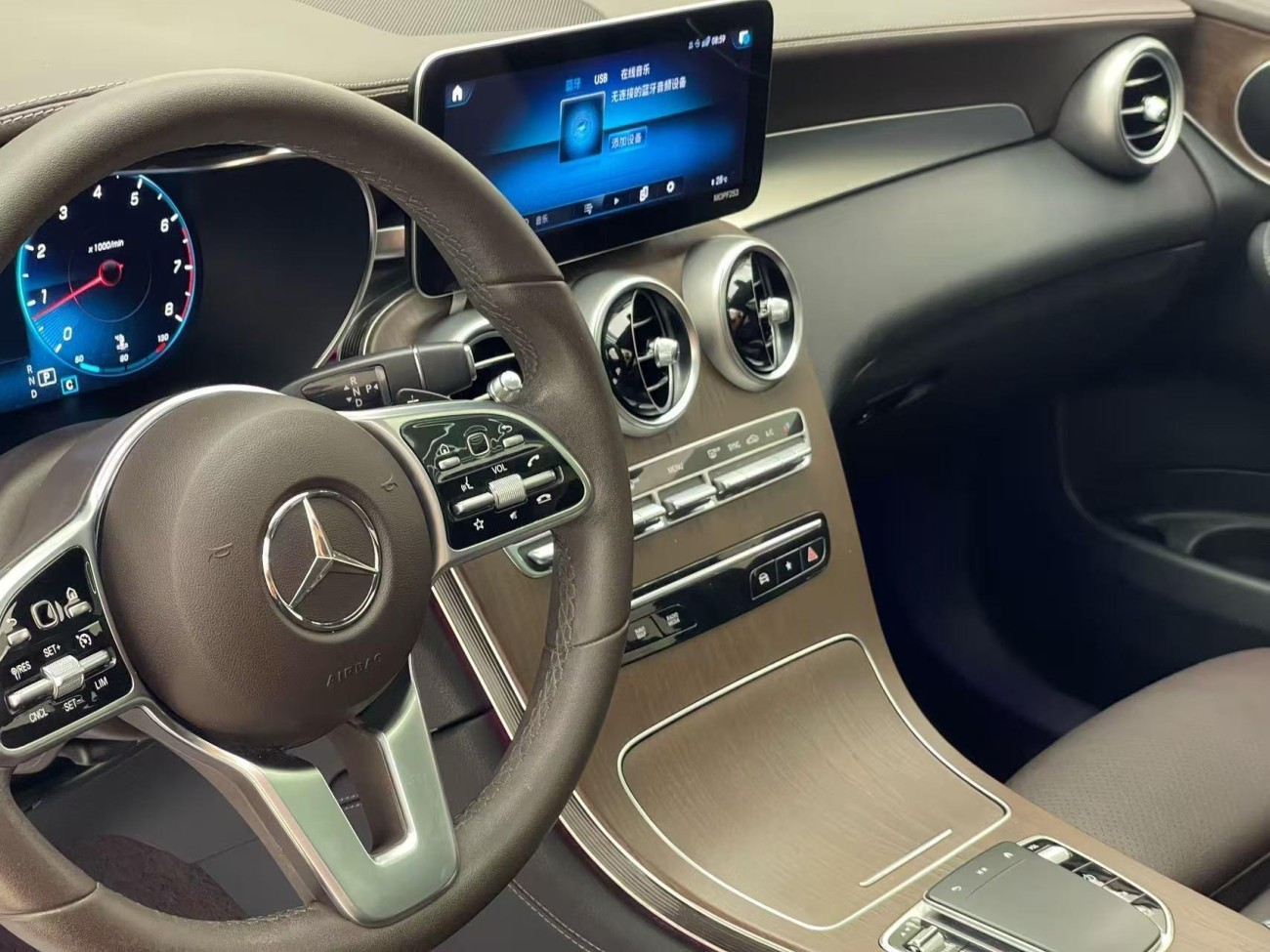 Mercedes-Benz GLC 260 L 2020