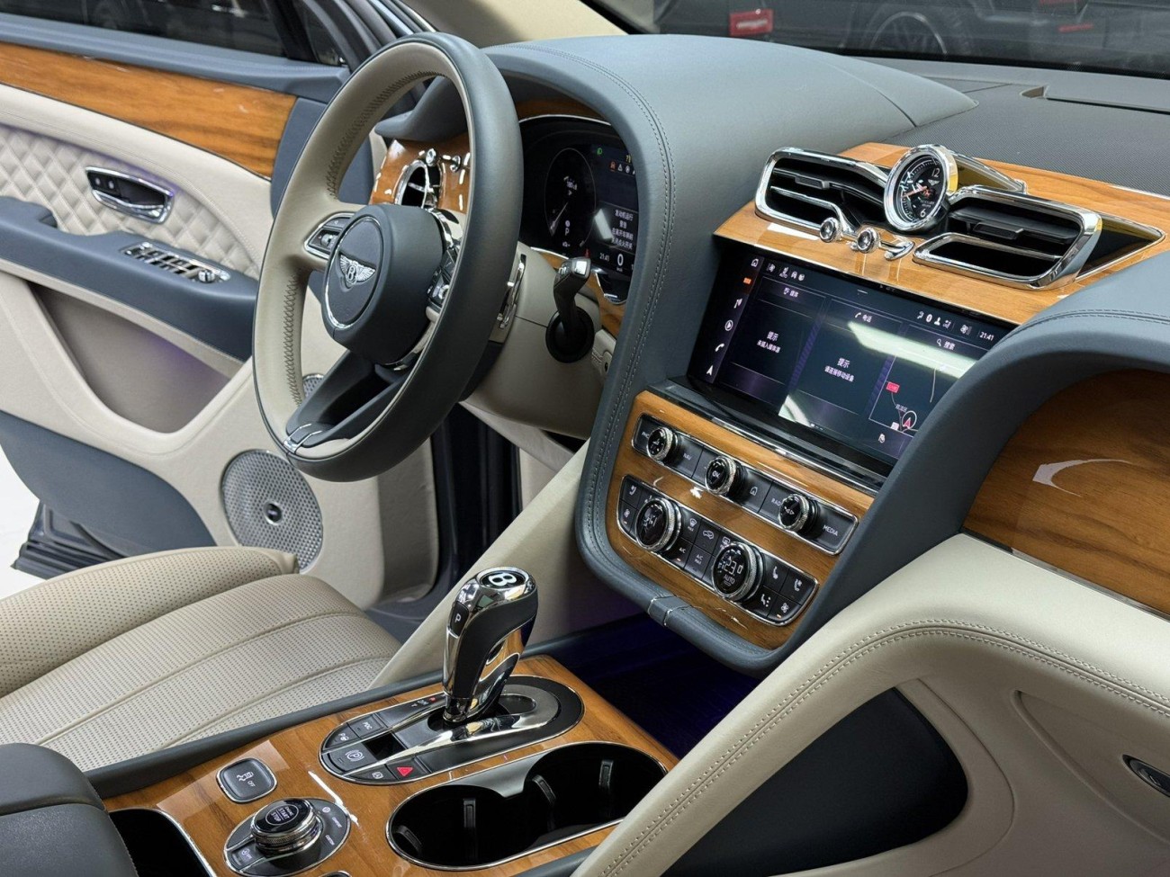 Bentley Bentayga 2021