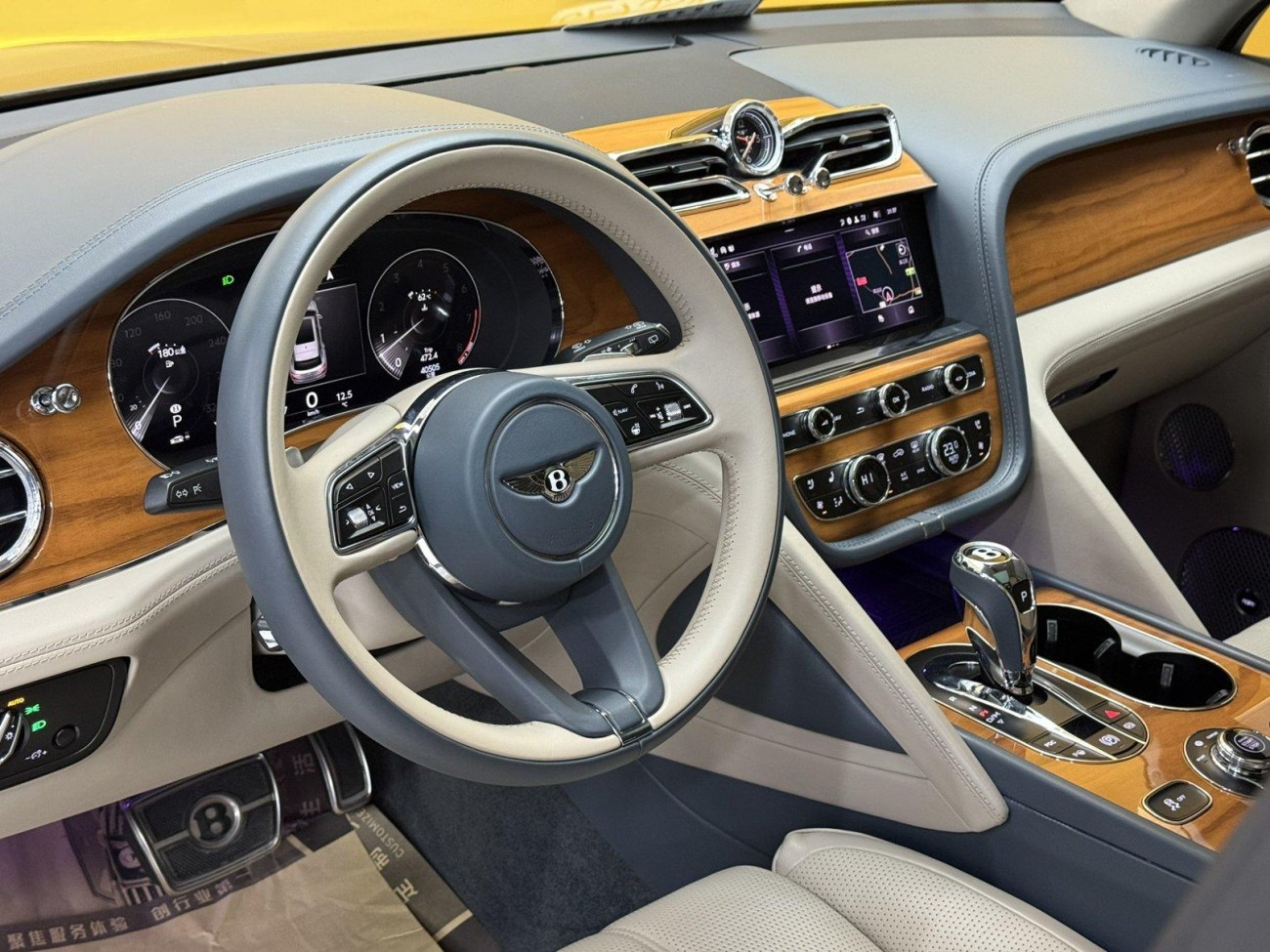 Bentley Bentayga 2021