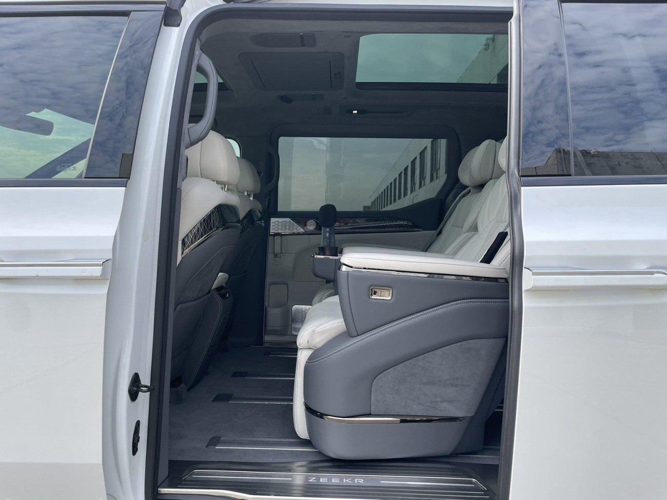 Zeekr 009 2023
