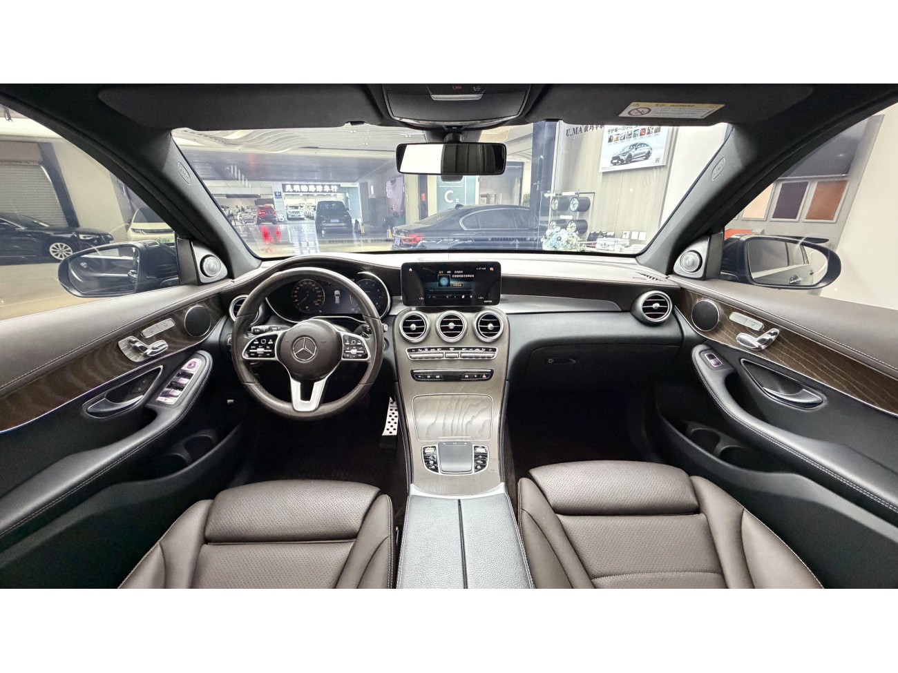 Mercedes-Benz GLC 260 L 2021