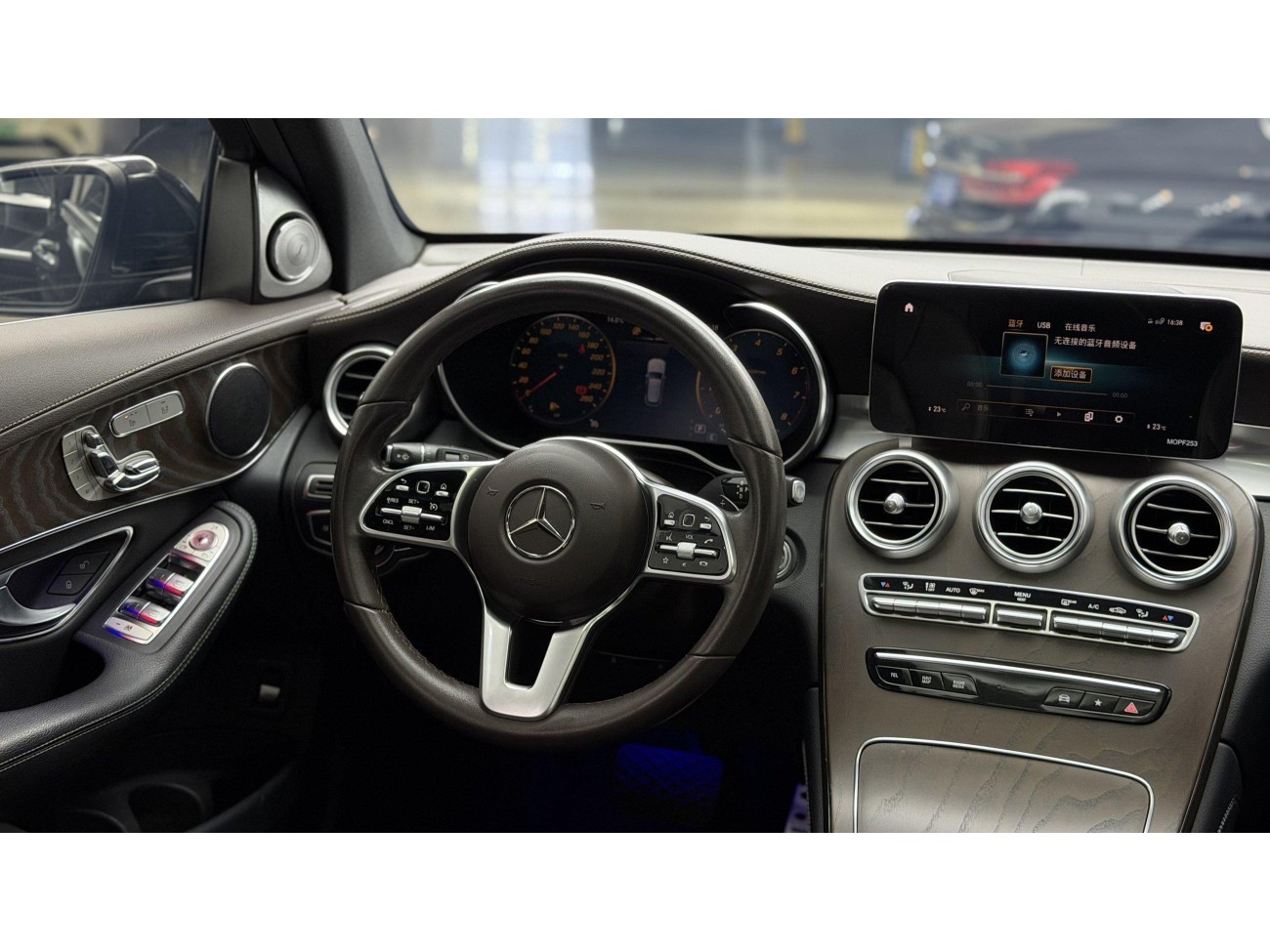 Mercedes-Benz GLC 260 L 2021