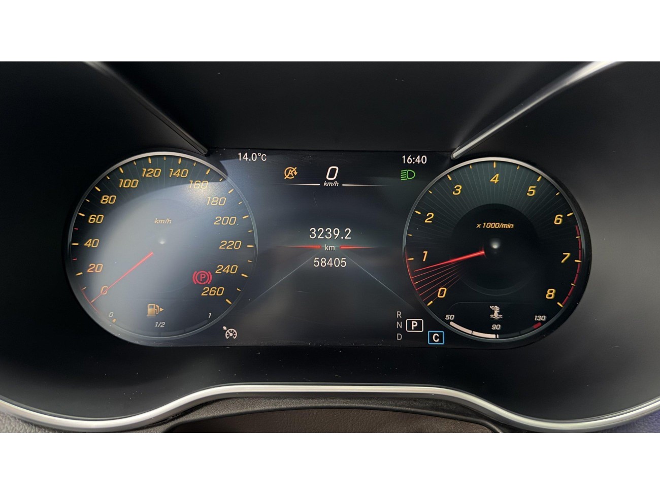 Mercedes-Benz GLC 260 L 2021