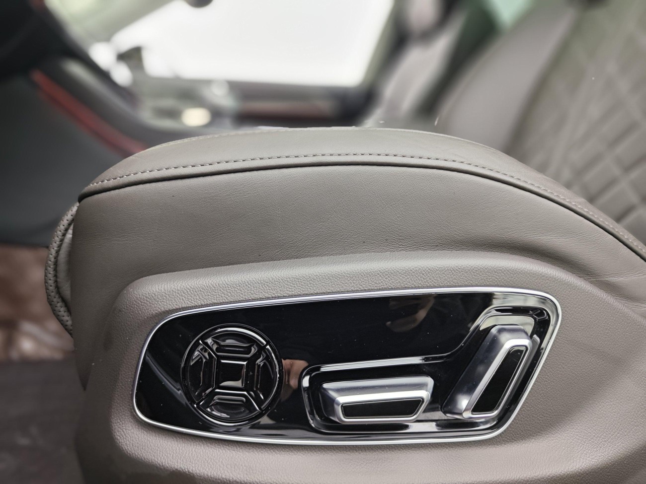 Audi A8L 50 TFSI 2021