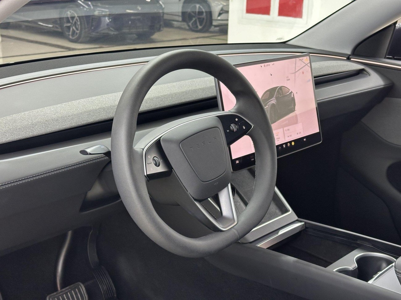 Tesla Model Y 2025