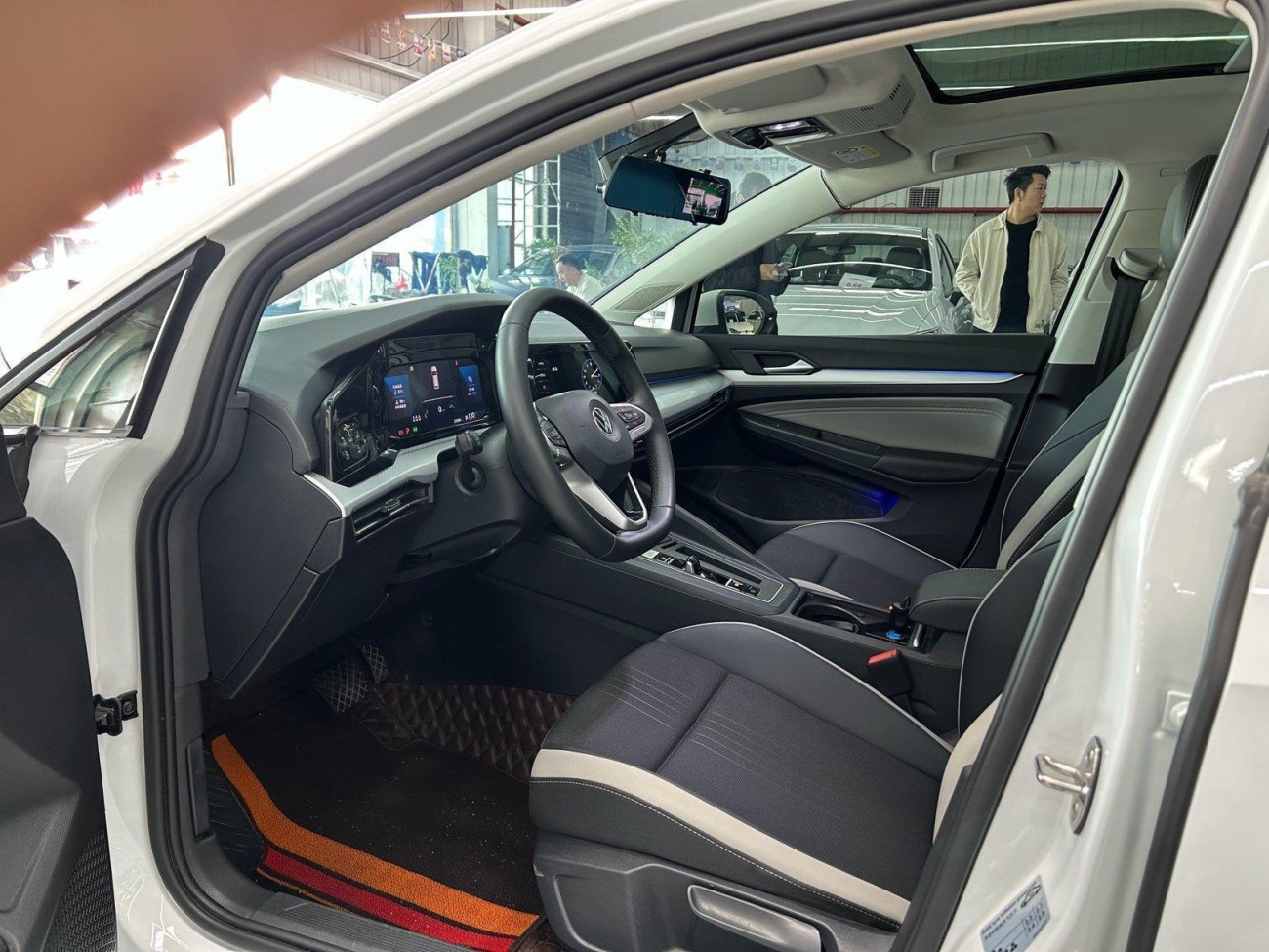 Volkswagen Golf 2024