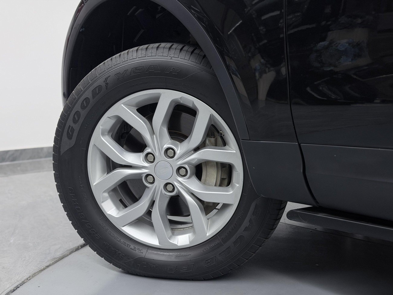 Land Rover Discovery 2019