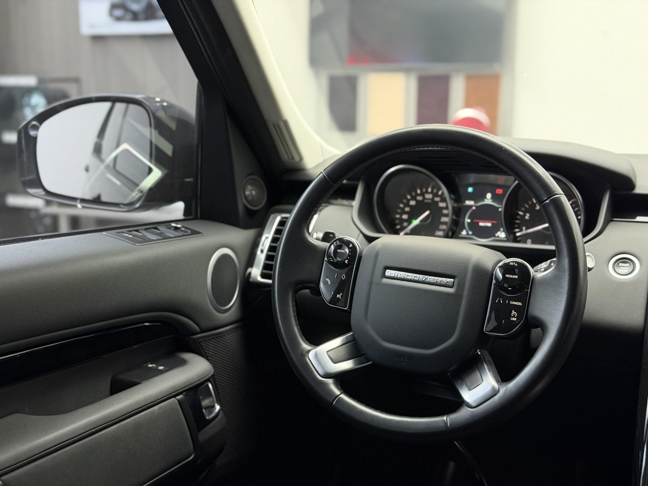 Land Rover Discovery 2019