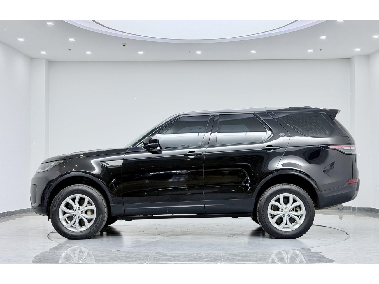 Land Rover Discovery 2019