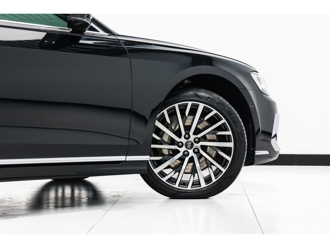 Audi A8L 55 TFSI 2025