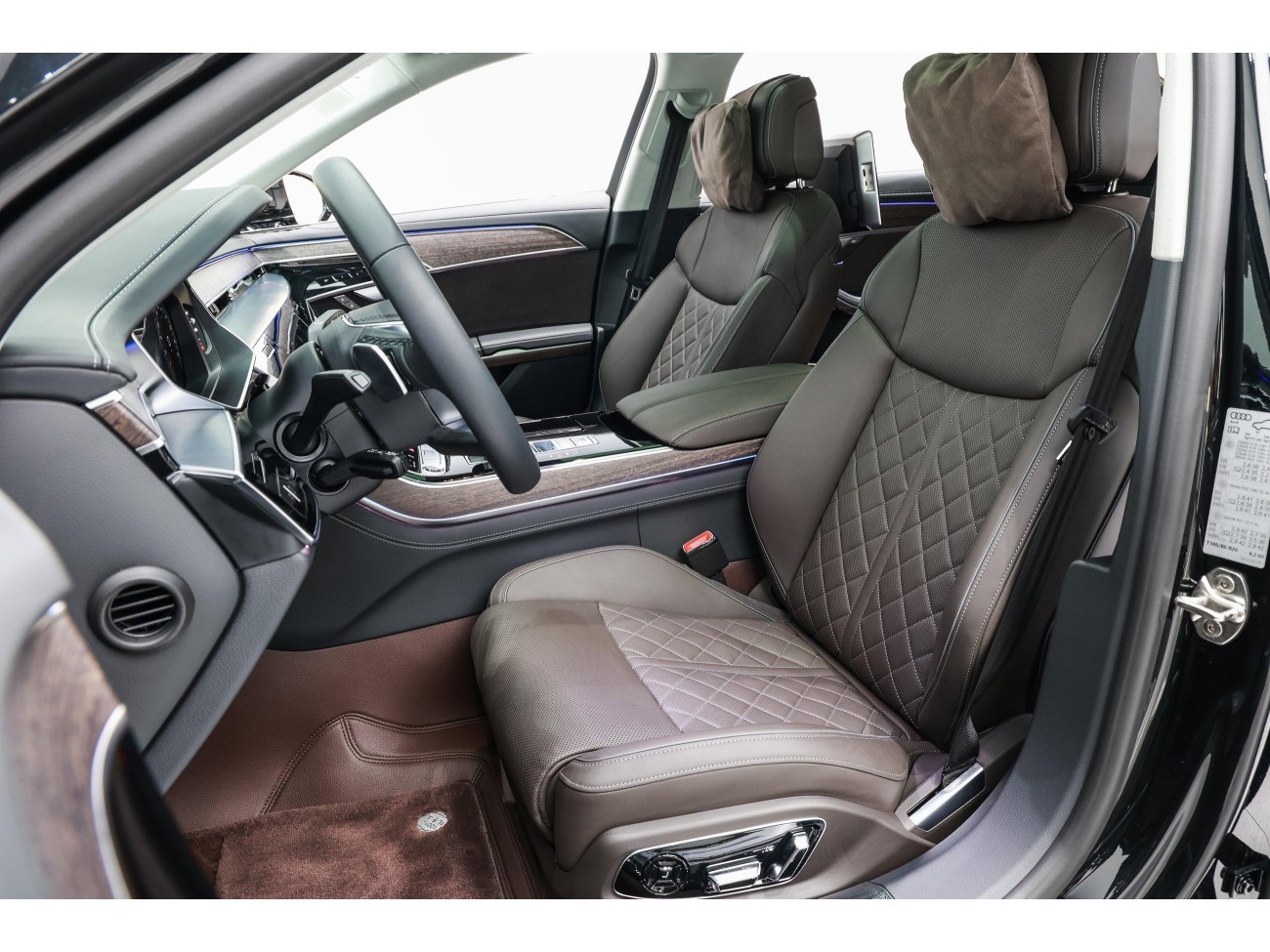 Audi A8L 55 TFSI 2025