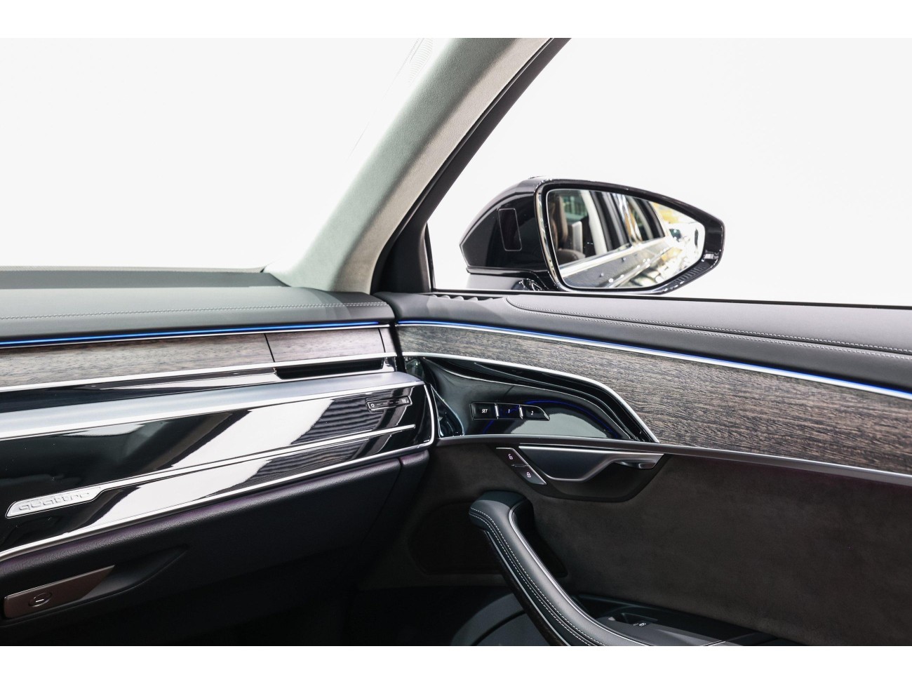 Audi A8L 55 TFSI 2025