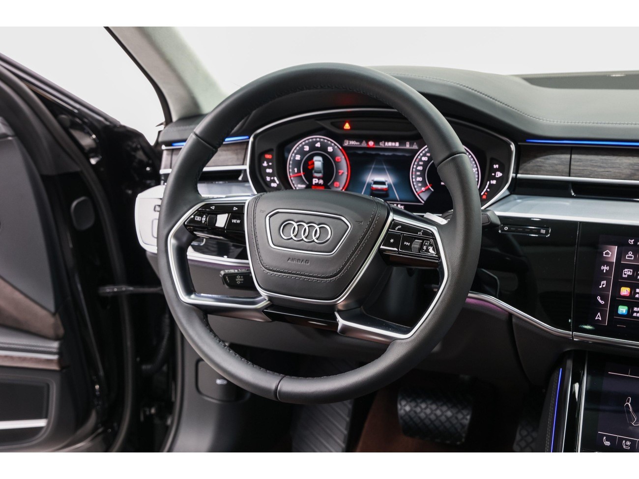 Audi A8L 55 TFSI 2025