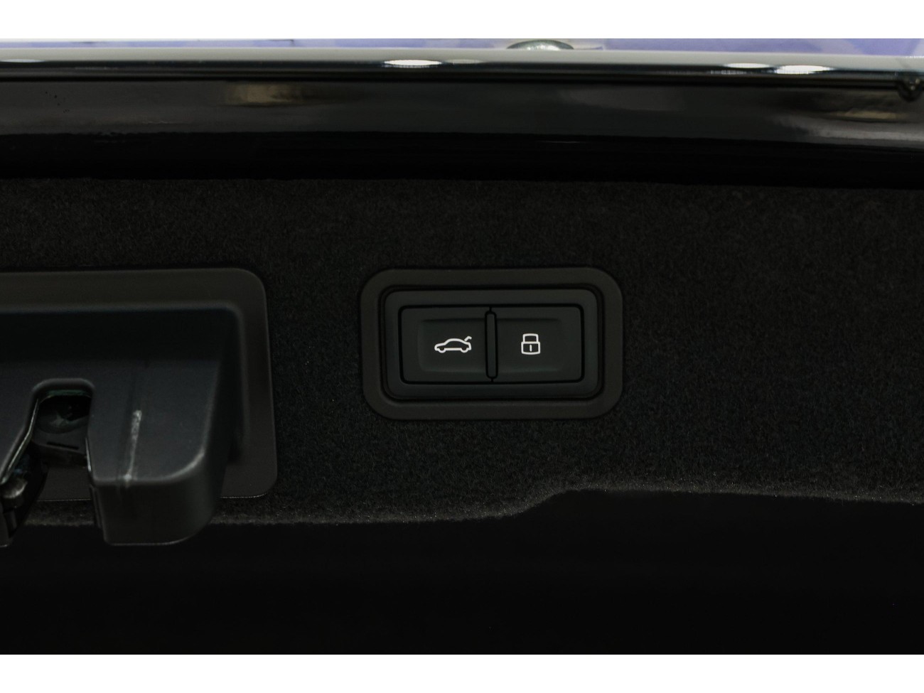 Audi A8L 55 TFSI 2025