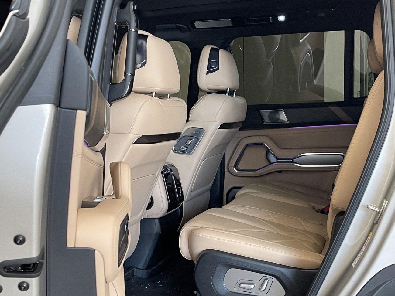 Fang Cheng Bao Bao 8 2025